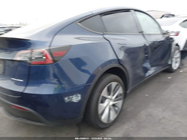2022 TESLA MODEL Y 7SAYGDEE3NF547902 Photo 3