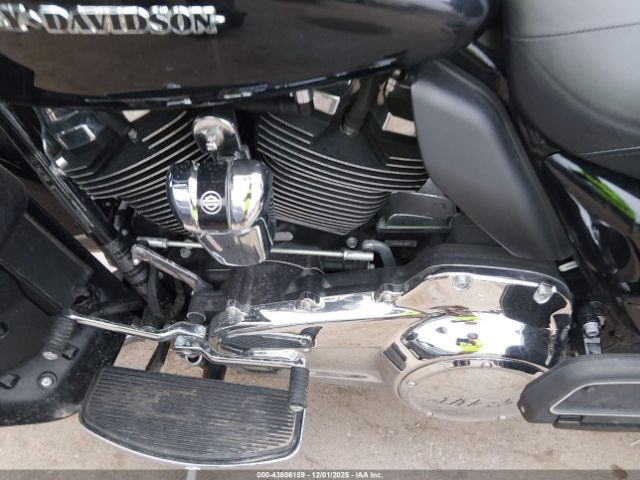 2019 HARLEY-DAVIDSON FLHTK 1HD1KEF15KB632199 Photo 8
