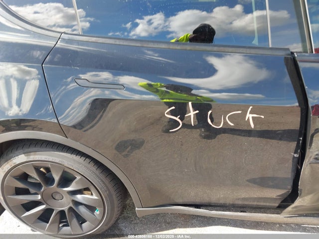 2022 TESLA MODEL Y 7SAYGDEE7NF319241 Photo 7