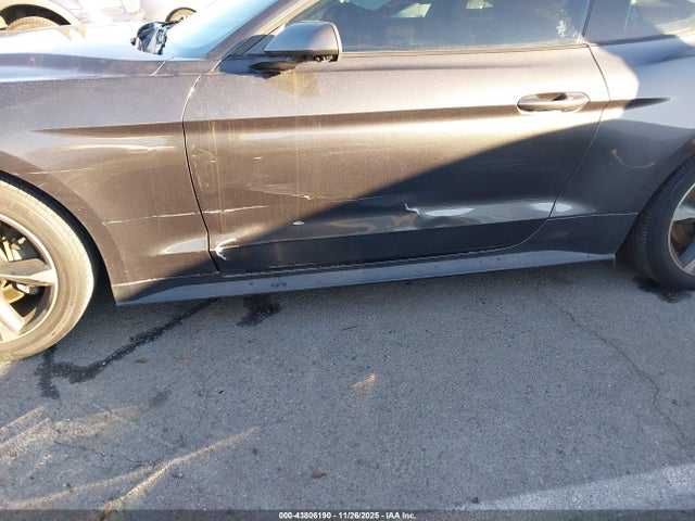 Ford Mustang Ecoboost 2018 1FA6P8TH1J5176393 Image 17