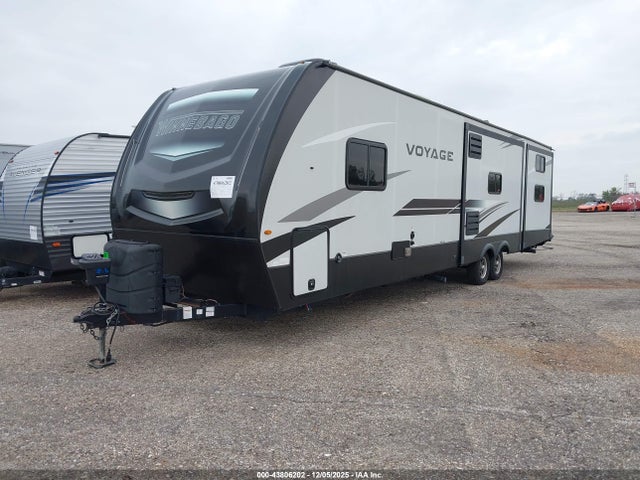 54CTV1426N6064418 Winnebago Voyage 3538br