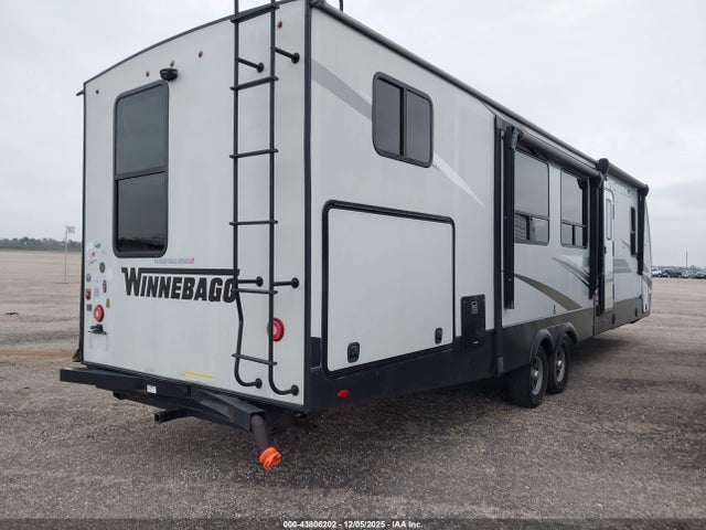 54CTV1426N6064418 Winnebago Voyage 3538br