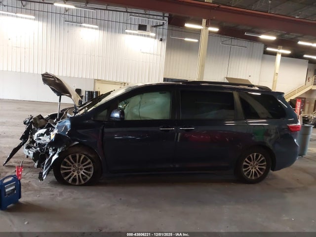 5TDYZ3DC6KS996161 Toyota Sienna Xle 7 Passenger