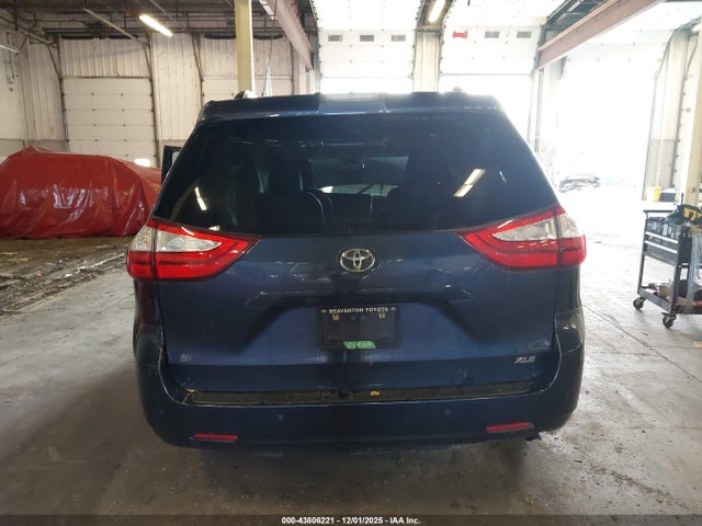5TDYZ3DC6KS996161 Toyota Sienna Xle 7 Passenger