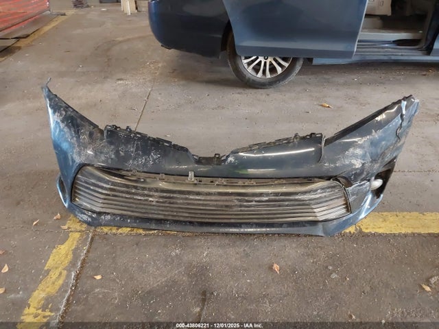 5TDYZ3DC6KS996161 Toyota Sienna Xle 7 Passenger