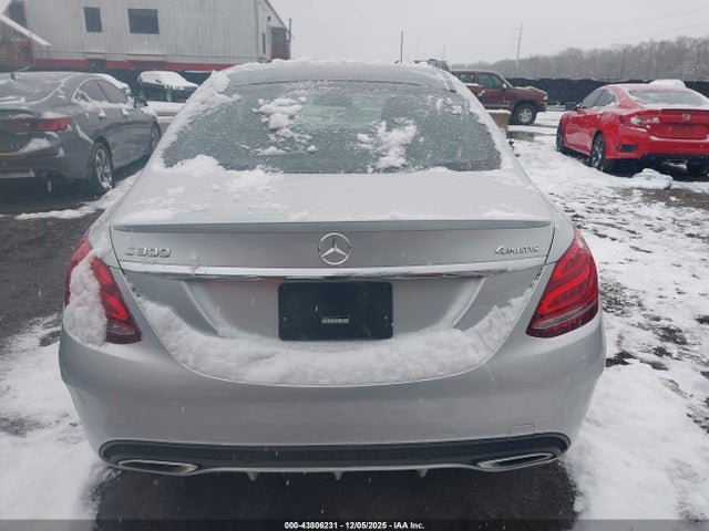 2016 Mercedes-benz C 300 Sport 4matic მანქანა იყიდება აუქციონზე, vin: 55SWF4KBXGU111714, აუქციონის ნომერი: 43806231