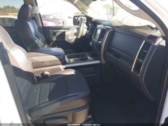 2017 RAM 1500 1C6RR6MT1HS614874 Photo 4