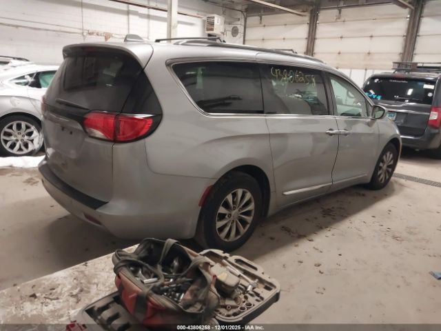 2019 CHRYSLER PACIFICA 2C4RC1BG9KR599679 Photo 3