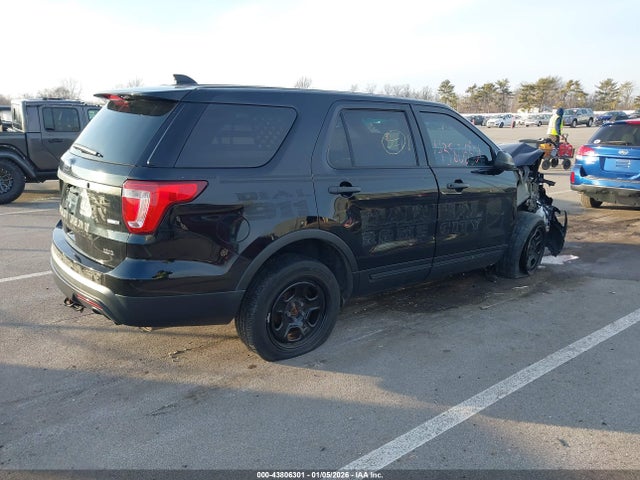 1FM5K8AR2HGB64845 Ford Utility Police Interceptor
