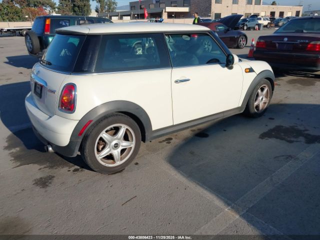 2008 MINI COOPER WMWMF33508TT62328 Photo 3