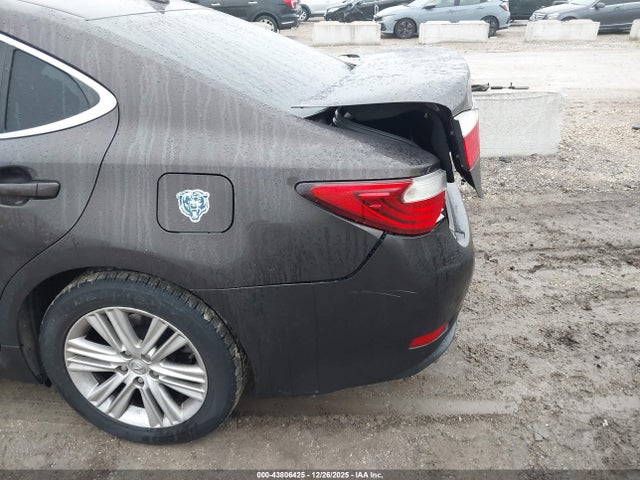 43806425 :رقم المزاد ، JTHBK1GG8D2083035 vin ، 2013 Lexus Es 350 مزاد بيع