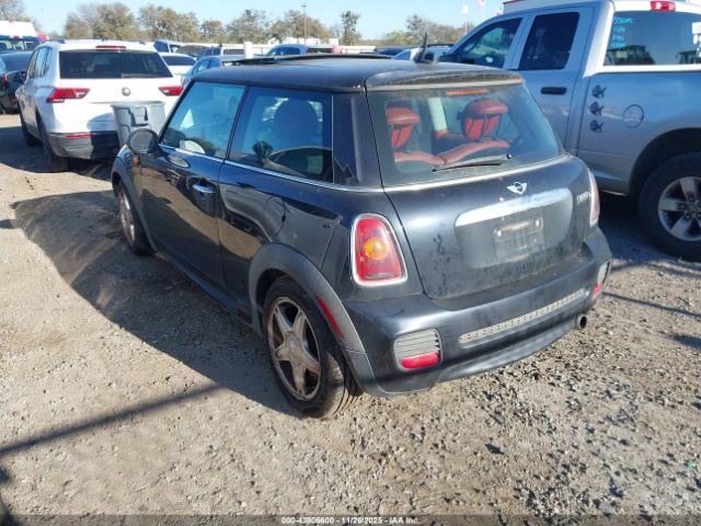 2007 MINI COOPER WMWMF33527TT50230 Photo 2
