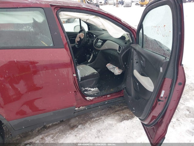 2017 CHEVROLET TRAX 3GNCJNSB0HL202879 Photo 4