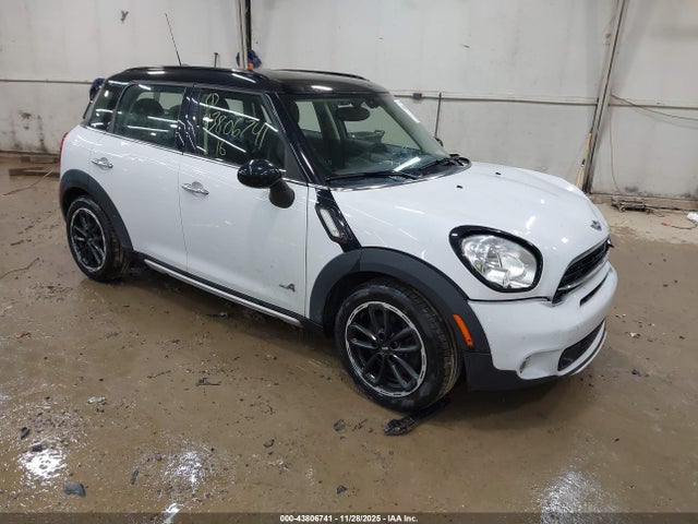 2016 MINI COUNTRYMAN WMWZC5C55GWU01311 Photo 0