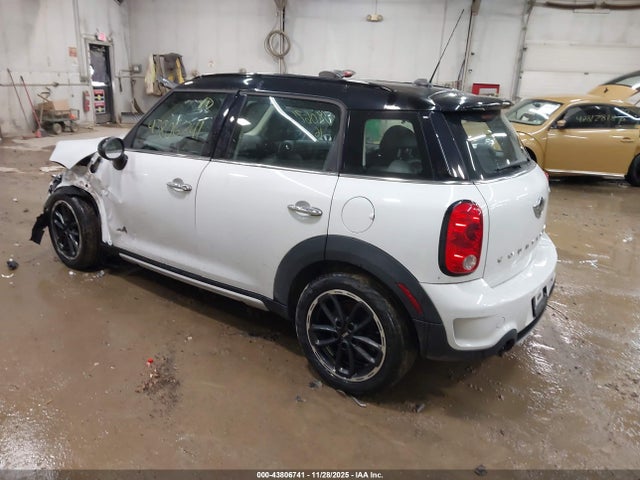 2016 MINI COUNTRYMAN WMWZC5C55GWU01311 Photo 2
