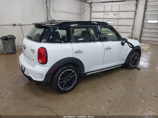 2016 MINI COUNTRYMAN WMWZC5C55GWU01311 Photo 3
