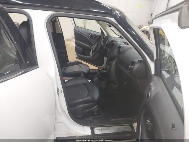 2016 MINI COUNTRYMAN WMWZC5C55GWU01311 Photo 4
