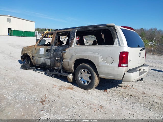 2005 CADILLAC ESCALADE ESV 3GYFK66N85G226388 Photo 2