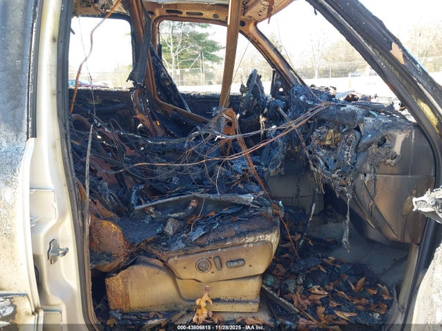 2005 CADILLAC ESCALADE ESV 3GYFK66N85G226388 Photo 4