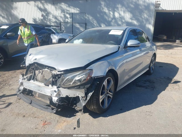Mercedes-Benz E 300 2019 WDDZF4JB3KA656757 Image 2