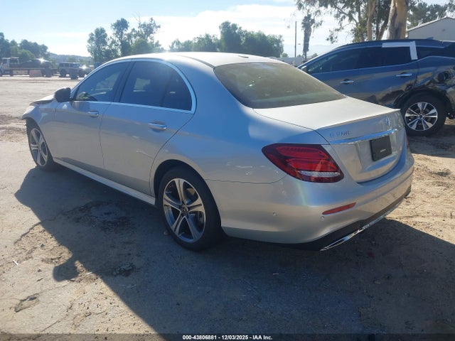 Mercedes-Benz E 300 2019 WDDZF4JB3KA656757 Image 3