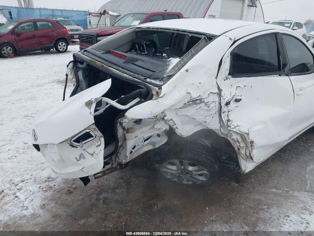 3MYDLBYV3JY326954 Toyota YARIS IA