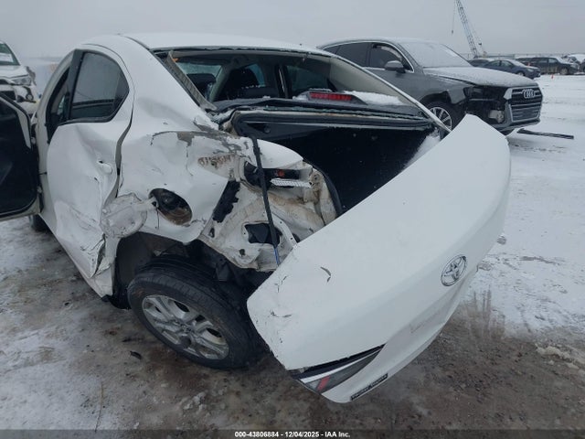 3MYDLBYV3JY326954 Toyota YARIS IA