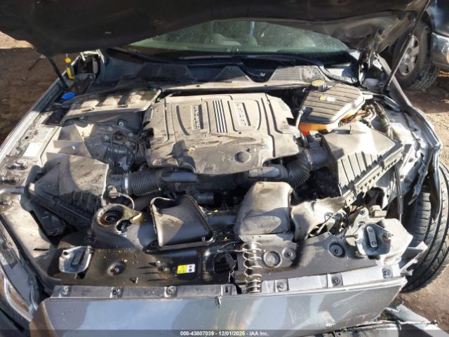 2017 JAGUAR XJ SAJWJ2GD0H8W07980 Photo 9