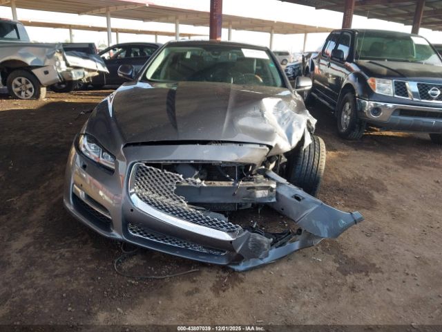 2017 JAGUAR XJ SAJWJ2GD0H8W07980 Photo 5