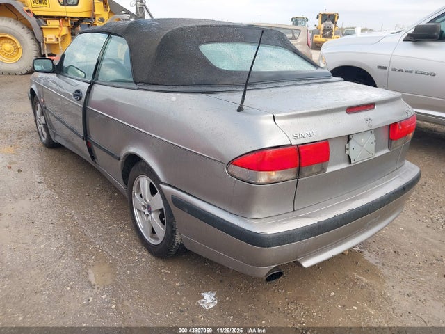 2003 SAAB 9-3 YS3DF78K137001614 Photo 2