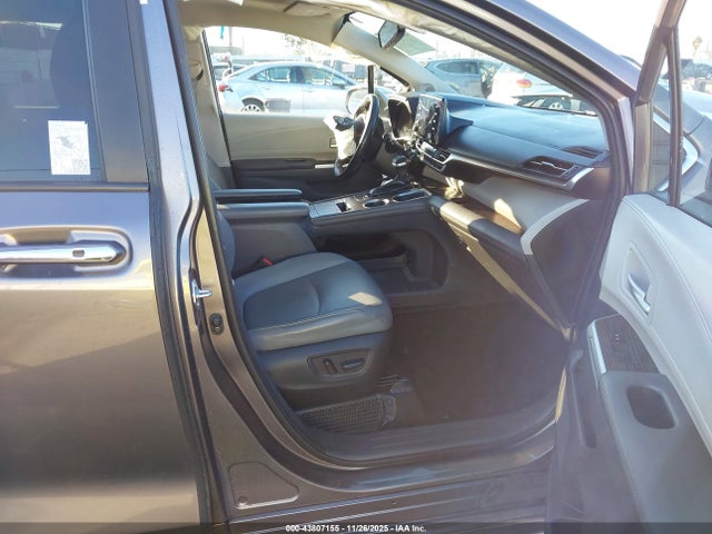 5TDJRKECXNS097379 Toyota SIENNA XLE