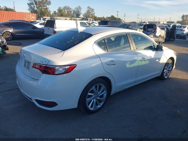 2018 ACURA ILX 19UDE2F35JA008902 Photo 3