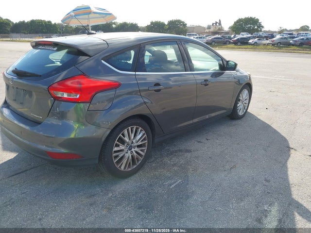 1FADP3N28HL206742 Ford Focus Titanium
