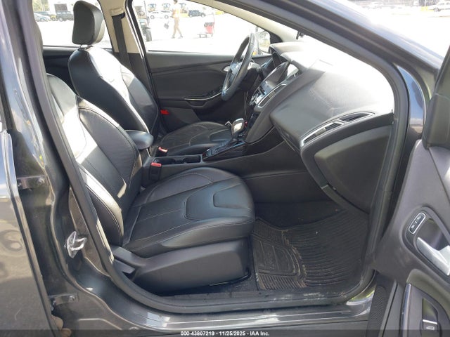 1FADP3N28HL206742 Ford Focus Titanium