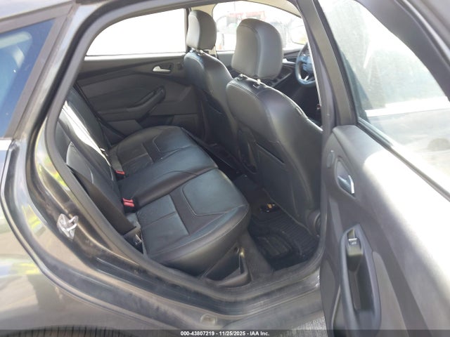1FADP3N28HL206742 Ford Focus Titanium