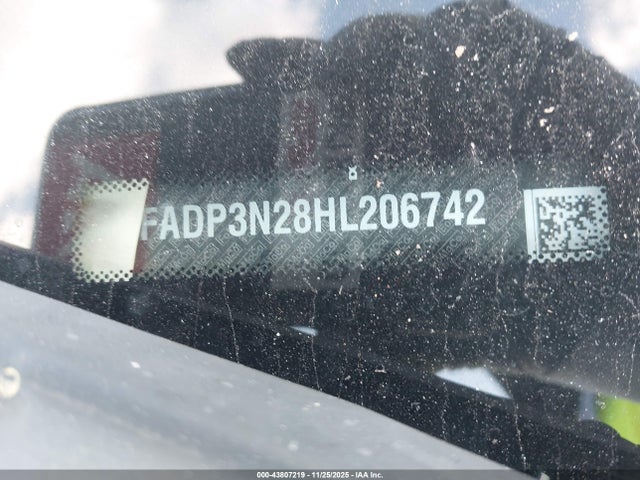 1FADP3N28HL206742 Ford Focus Titanium