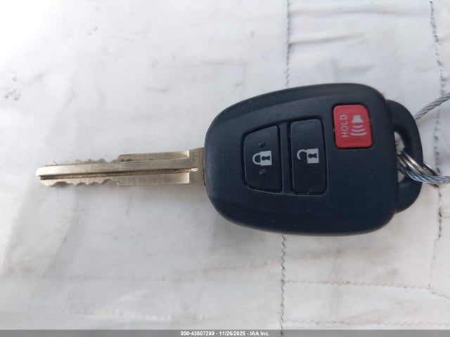 Toyota RAV4 LE 2018 2T3ZFREV6JW408143 Image 11