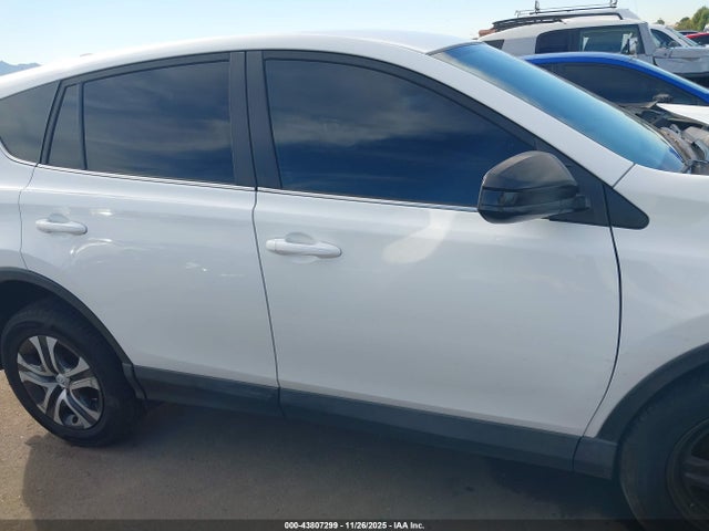 Toyota RAV4 LE 2018 2T3ZFREV6JW408143 Image 13