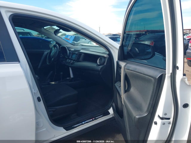 Toyota RAV4 LE 2018 2T3ZFREV6JW408143 Image 5