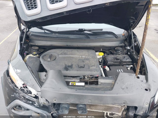 1C4PJMBX2JD562974 Jeep Cherokee Trailhawk 4x4