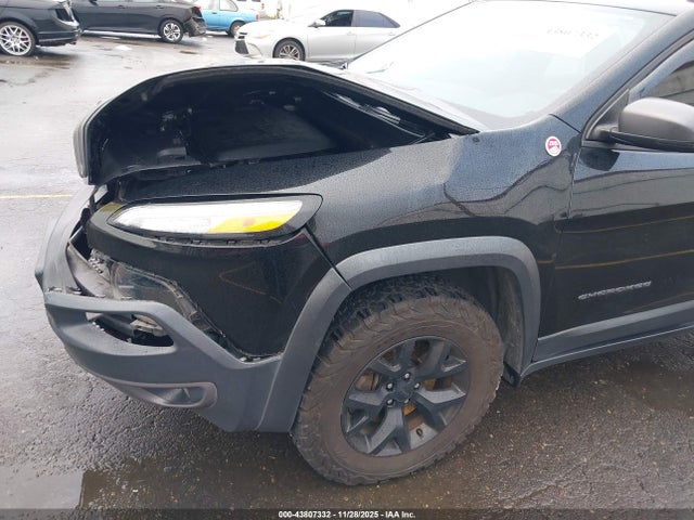 1C4PJMBX2JD562974 Jeep Cherokee Trailhawk 4x4