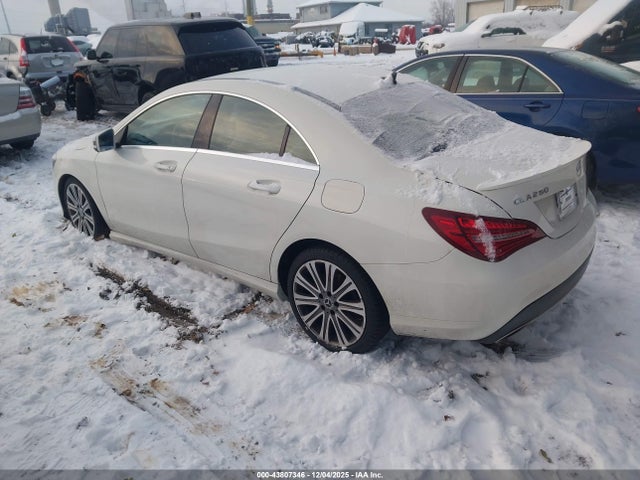 2018 MERCEDES-BENZ CLA 250 WDDSJ4EB5JN543376 Photo 2