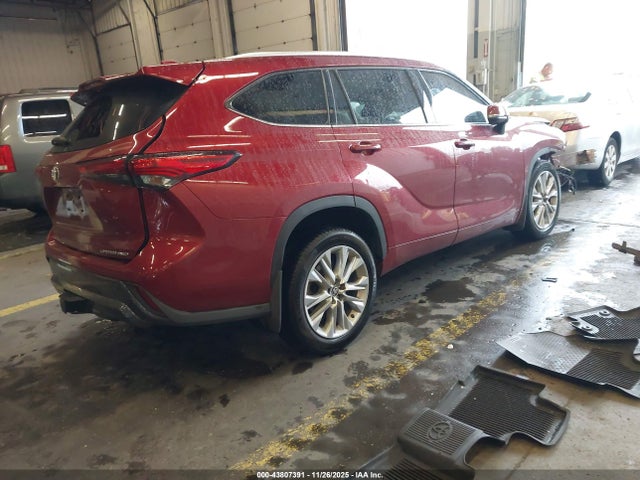 2022 TOYOTA HIGHLANDER 5TDDZRBH3NS172851 Photo 3
