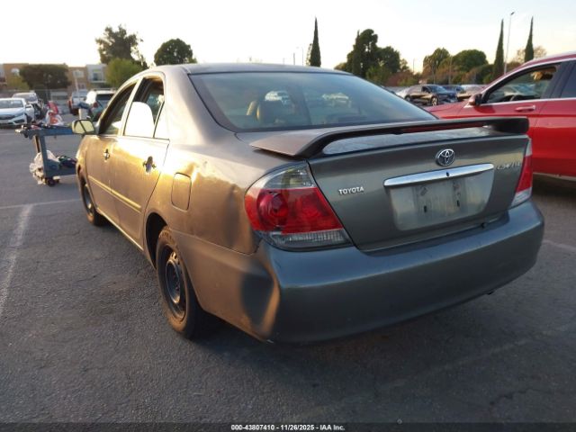 2005 TOYOTA CAMRY 4T1BE32K05U561093 Photo 2
