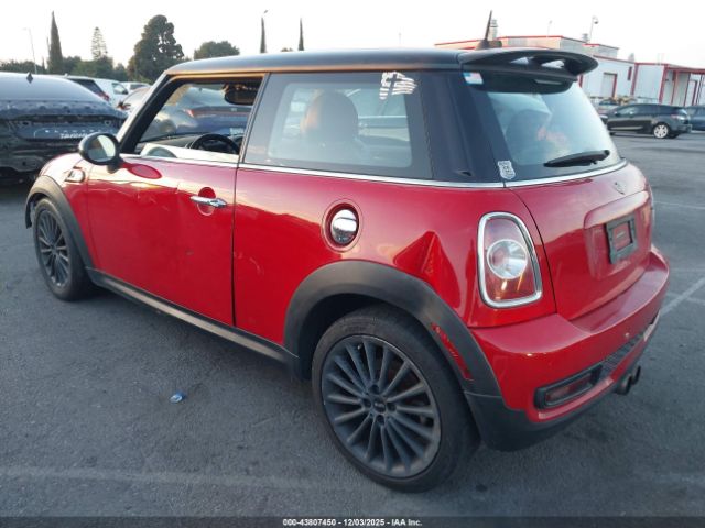 2011 MINI COOPER S WMWSV3C58BTY15760 Photo 2