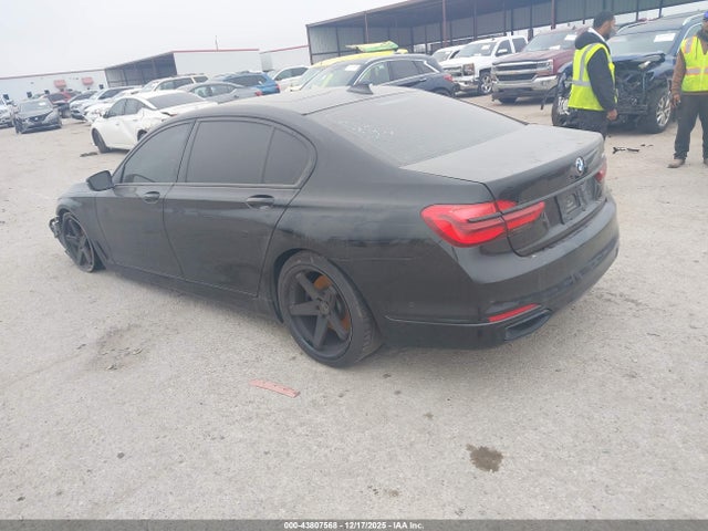 2017 BMW 740I WBA7E2C35HG740869 Photo 2