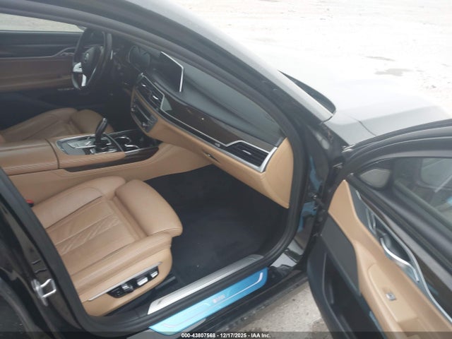 2017 BMW 740I WBA7E2C35HG740869 Photo 4