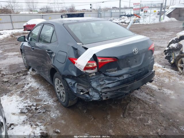 2018 TOYOTA COROLLA 2T1BURHEXJC121076 Photo 2