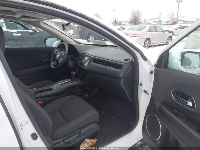 2022 HONDA HR-V 3CZRU6H5XNM771949 Photo 4