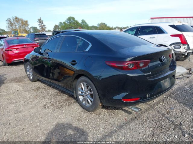 2021 MAZDA MAZDA3 JM1BPAALXM1332983 Photo 2